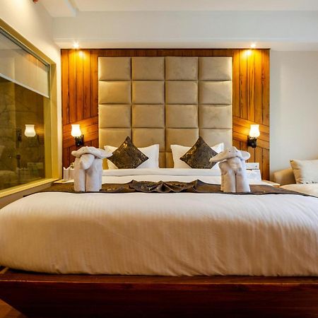 Airport Delhi Aerocity Inn Plaza New Delhi Bagian luar foto