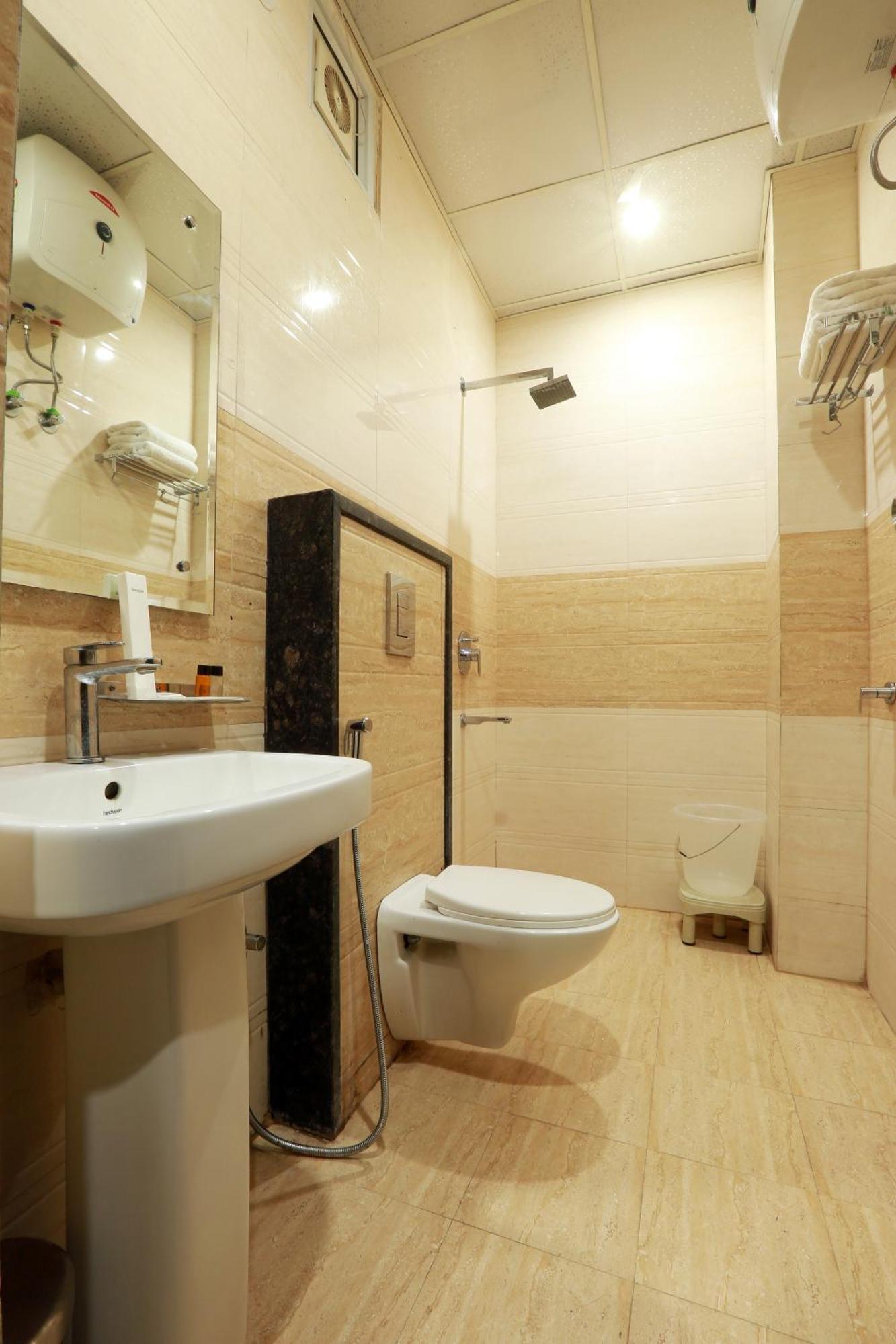 Airport Delhi Aerocity Inn Plaza New Delhi Bagian luar foto
