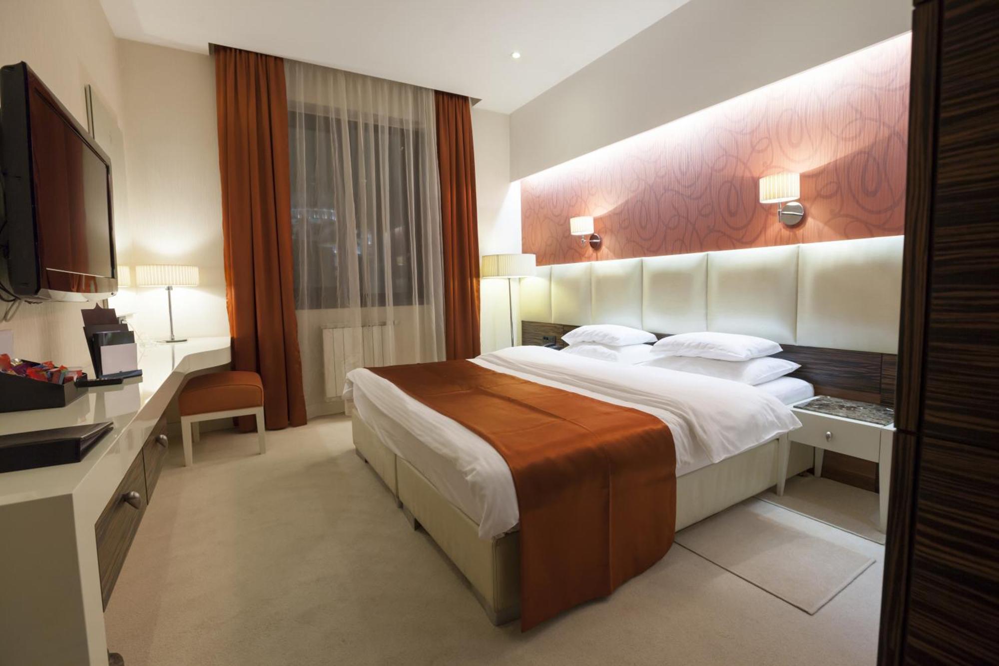 Airport Delhi Aerocity Inn Plaza New Delhi Bagian luar foto