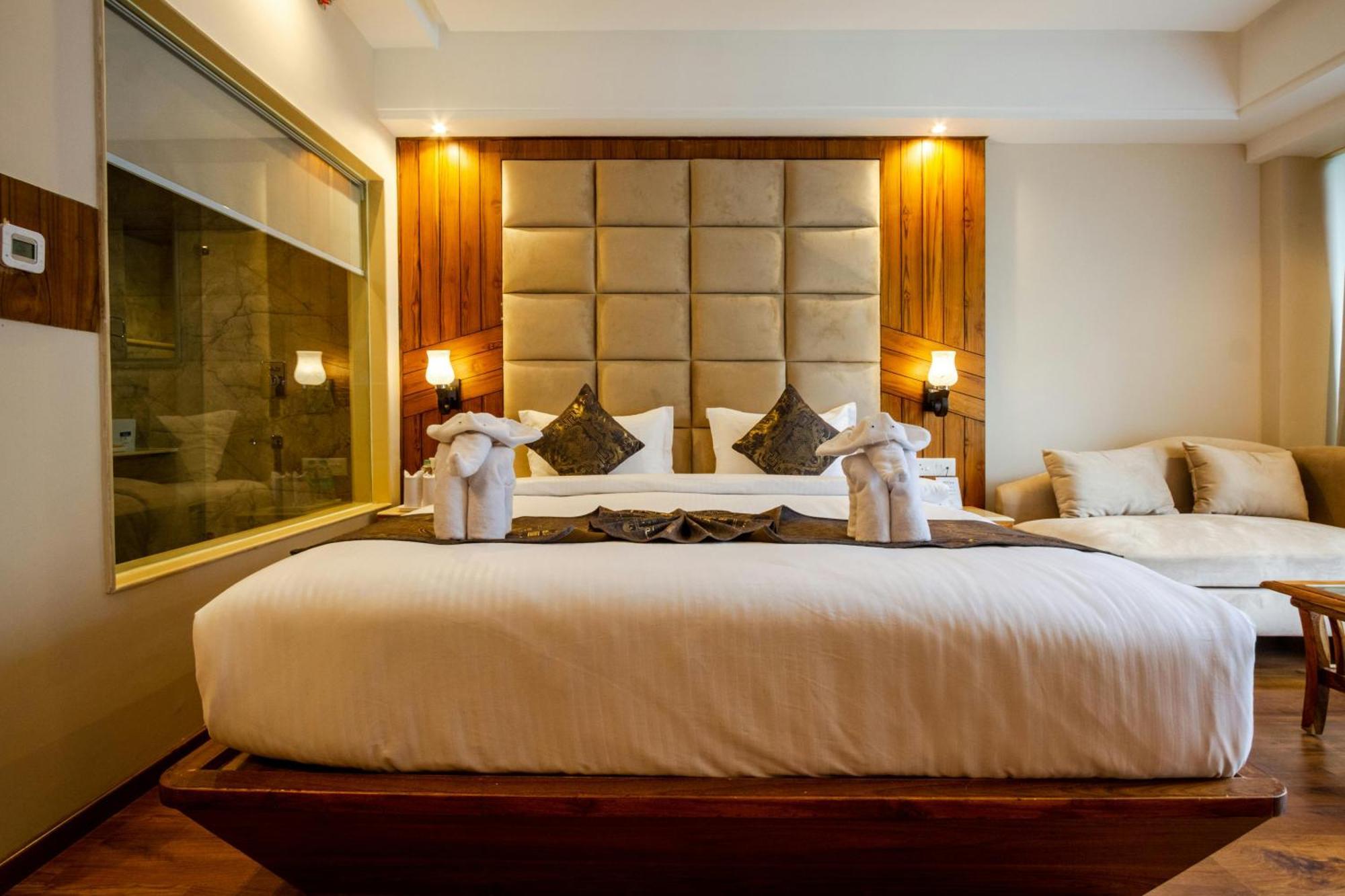 Airport Delhi Aerocity Inn Plaza New Delhi Bagian luar foto